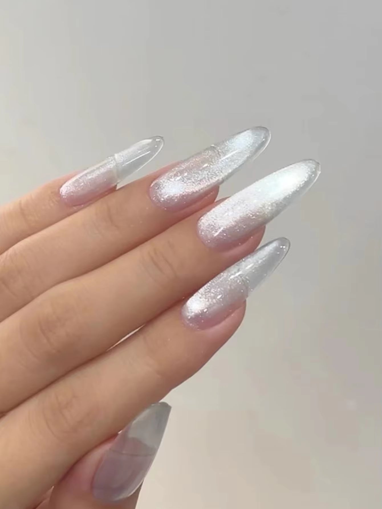 WS White Moonlight Cat Eye Gel Nail Polish Ceramic Cat Eye Explosion Flash Shows White without Grey Glass Beads